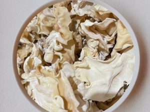Nấm mèo trắng (mộc nhĩ trắng)